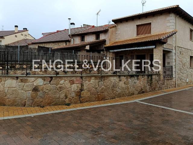 Casa adosada en Venta en Navarredonda y San Mamés