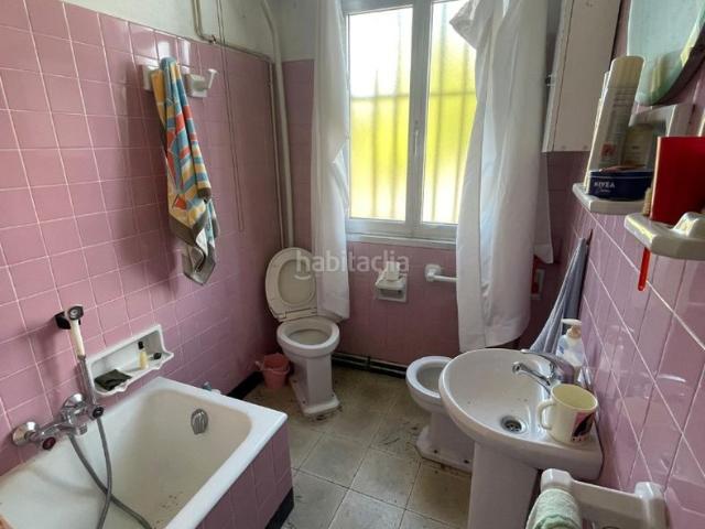 Casa adosada en venta en Narón, Alto del Castaño. SE VENDE CASA INDEPENDIENTE APRA REHABILITACION INTEGRAL EN CARRETERA DE CASTILLA. Casas adosadas.