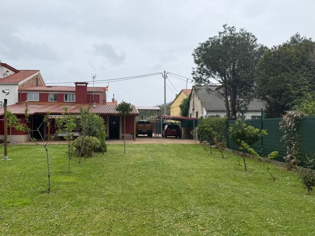 Casa adosada en venta en Neda. Casas adosadas.