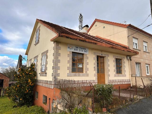 Casa adosada en Venta en Negreira