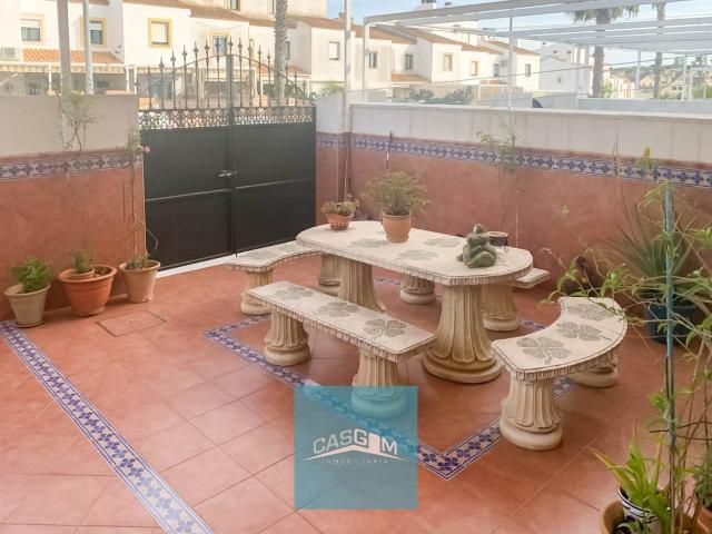 Casa adosada en Venta en Núcleo urbano