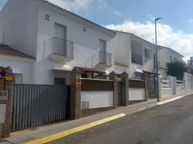 Casa adosada en Venta en Núcleo urbano