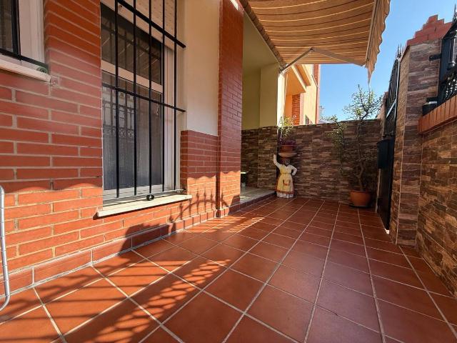 Casa adosada en Venta en Núcleo urbano