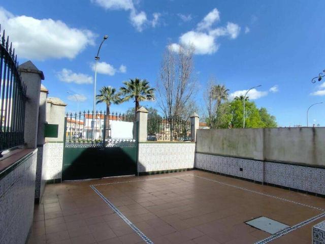 Casa adosada en Venta en Núcleo urbano