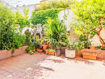 Casa adosada en Venta en Nucli Urbà