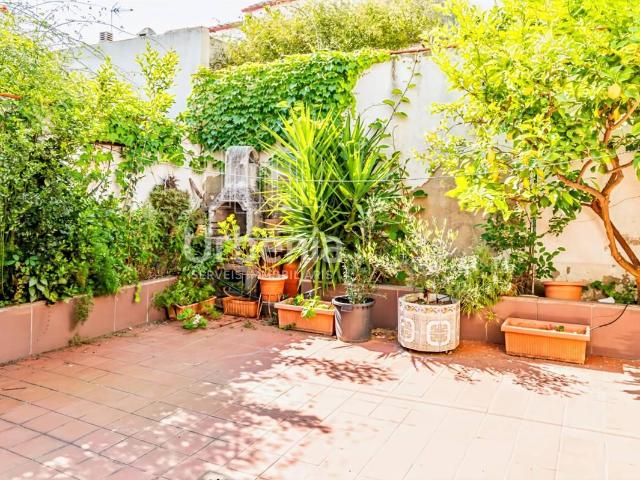 Casa adosada en Venta en Nucli Urbà