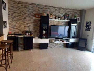 Casa adosada en Venta en Nucli Urbà