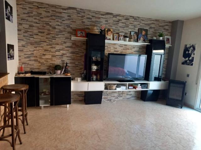 Casa adosada en Venta en Nucli Urbà
