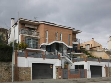 Casa adosada en Venta en Nucli Urbà