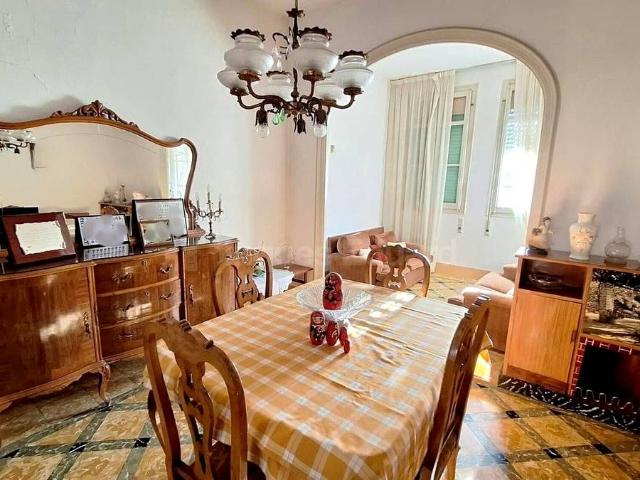 Casa adosada en Venta en Nucli Urbà