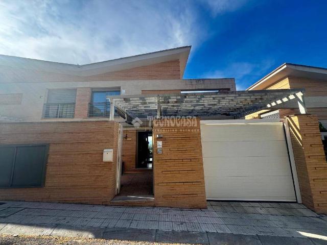 Casa adosada en Venta en Nuevo Aranjuez Ciudad de las Artes
