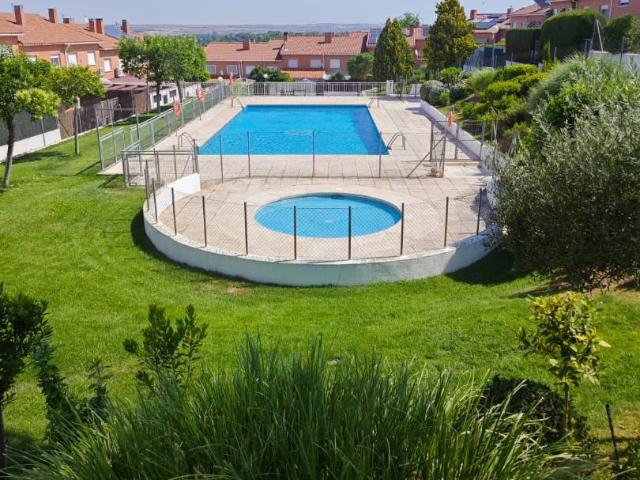 Casa adosada en Venta en Nuevo Aranjuez Ciudad de las Artes