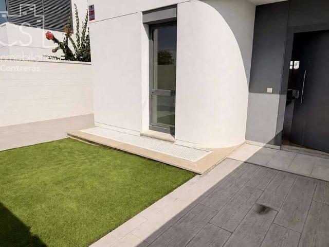 Casa adosada en Venta en Nuevo Bulevar