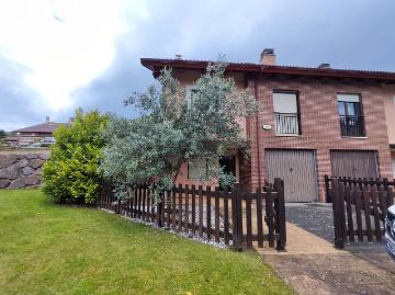 Casa adosada en Venta en Sojuela