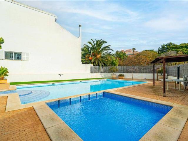 Casa adosada en Venta en Son Dureta