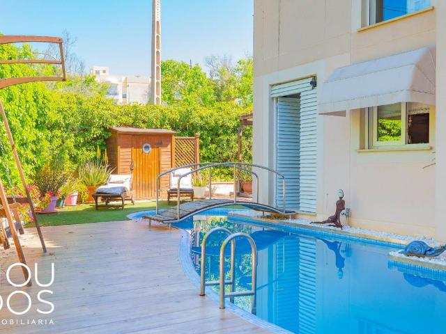 Casa adosada en Venta en Son Dureta