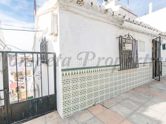 Casa adosada en venta en Sayalonga. Casas adosadas.