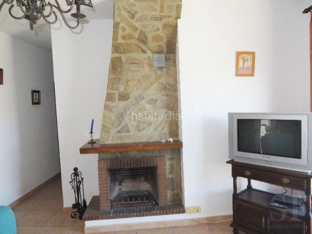 Casa adosada en venta en Sayalonga. Casas adosadas.