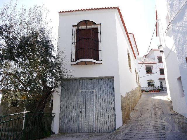 Casa adosada en Venta en Sayalonga