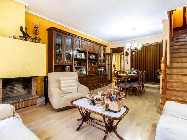 Casa adosada en venta en Sabadell, Ca n'Oriac. MAGNÍFICA CASA EN CA NORIAC 5 HAB. CERCA AVDA. MATADEPERA. Casas adosadas.