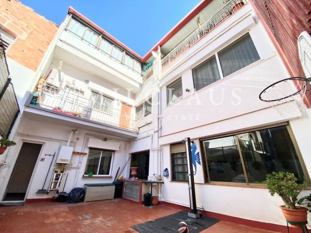 Casa adosada en venta en Sabadell, Ca n'Oriac. MILCLAUS les presenta CASA en SABADELL. Casas adosadas.