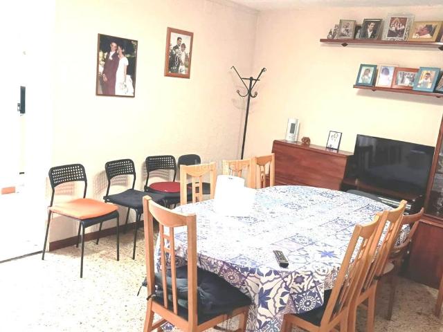 Casa adosada en venta en Sabadell, Ca n'Oriac. AMPLIA CASA ADOSADA DE 5 HAB, DE 151 M2, ZONA TRANQUILA. Casas adosadas.