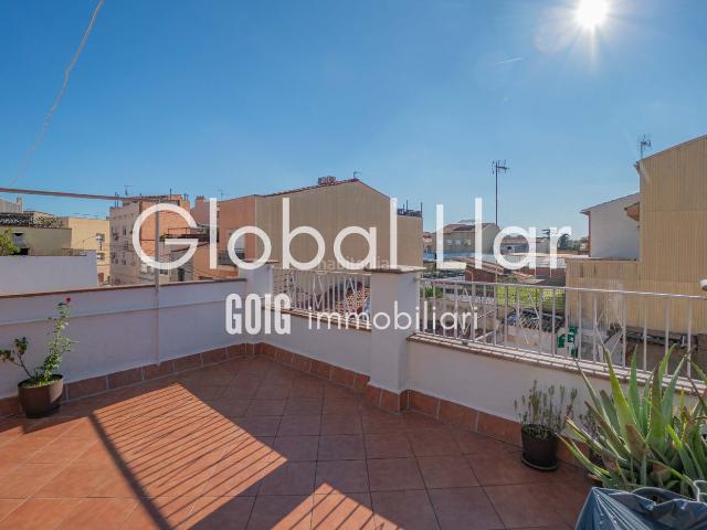 Casa adosada en venta en Sabadell, Ca n'Oriac. Ideal por ubicación. Casas adosadas.