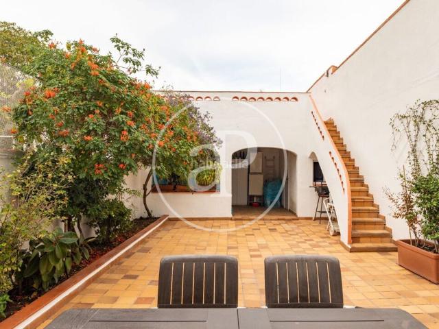 Casa adosada en venta en Sabadell, Centre. Casa en venta en el centro de Sabadell. Casas adosadas.