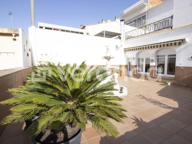 Casa adosada en venta en Sabadell, Centre. CASA SEÑORIAL UNICA EN SABADELL. Casas adosadas.