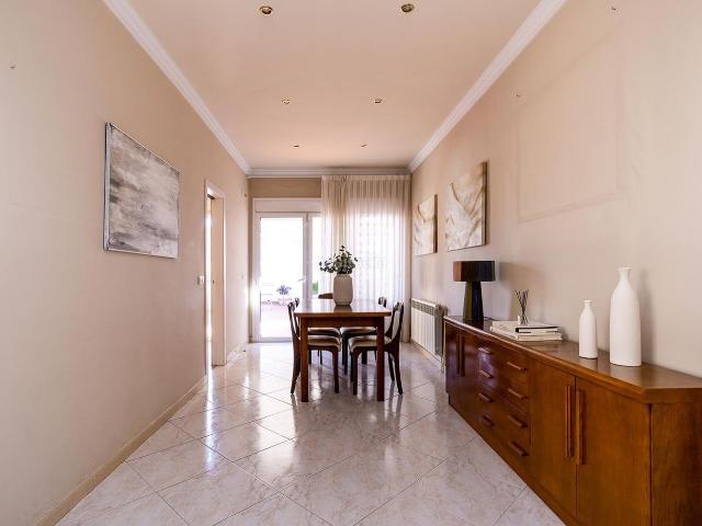 Casa adosada en venta en Sabadell, Creu Alta. Casa unifamiliar adosada. Casas adosadas.