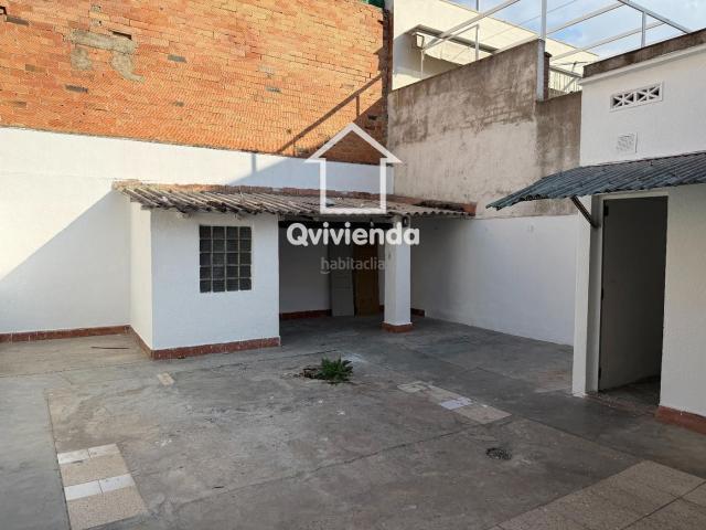Casa adosada en venta en Sabadell, Creu de Barberà. casa en venta toda en una planta. Casas adosadas.