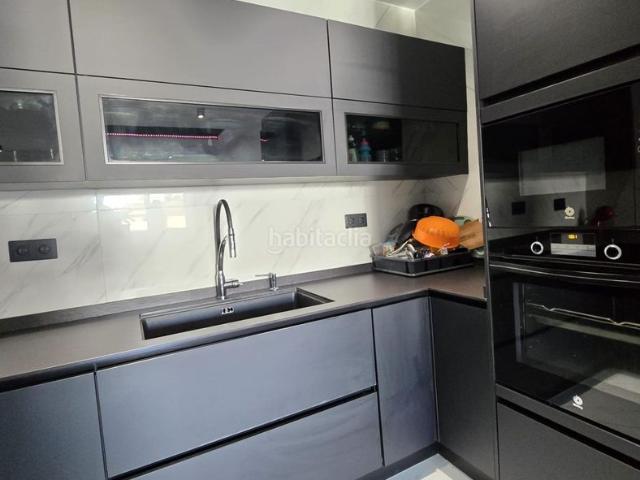Casa adosada en venta en Sabadell, Creu de Barberà. Exclusivo Adosado Seminuevo en La Creu de Barberà, Sabadell. Casas adosadas.