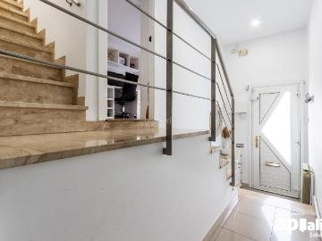 Casa adosada en venta en Sabadell, Gràcia. Casa Reformada en Gràcia, Sabadell. Casas adosadas.
