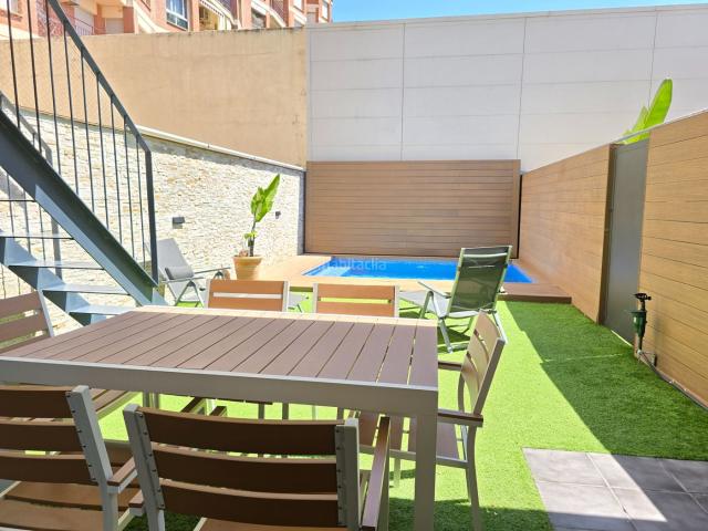 Casa adosada en venta en Sabadell, Eixample. Exclusiva casa de diseño en el corazón del Eixample. Casas adosadas.