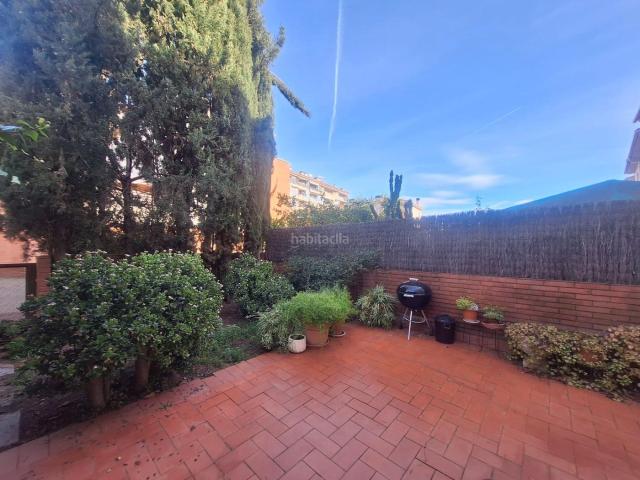Casa adosada en venta en Sabadell, Els Merinals. Magnífica casa adosada con Patio de 50m y Garaje doble. Casas adosadas.