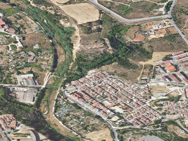 Casa adosada en venta en Sabadell, Torre romeu. Chalet adosado en venta en calle Ter. Casas adosadas.