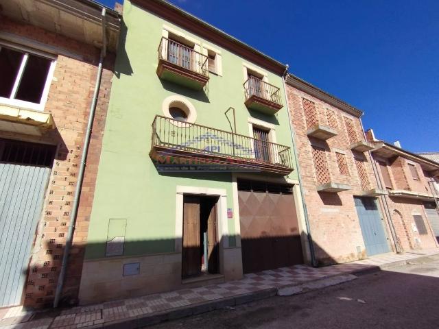 Casa adosada en Venta en Sabiote