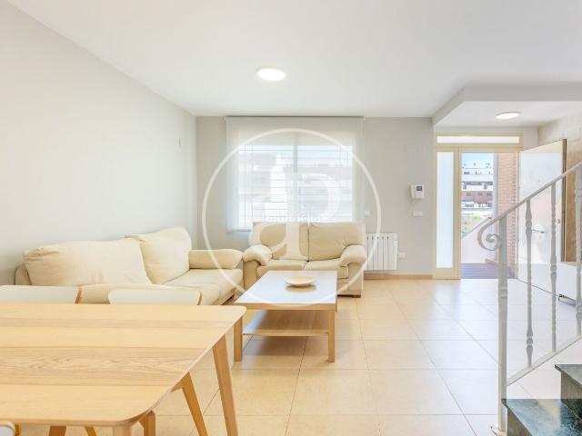 Casa adosada en venta en Sagunt, Nuevo Centro. Chalet adosado en venta en Puerto de Sagunto. Casas adosadas.