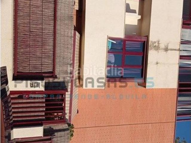 Casa adosada en venta en Sagunt, Avenida de Abril 9 de Octubre. ADOSADO EN COMPLEJO. Casas adosadas.