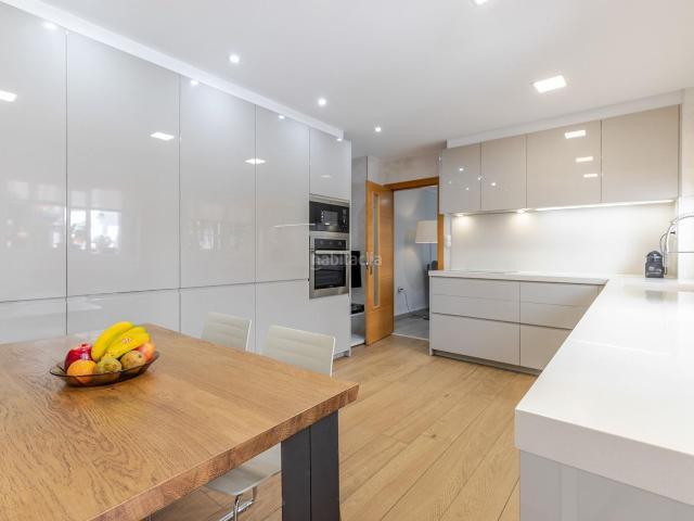 Casa adosada en venta en Sagunt, Centro puerto. 260 m2 de calidad, luz y amplitud en una vivienda diseñada para disfrutarla. Casas adosadas.