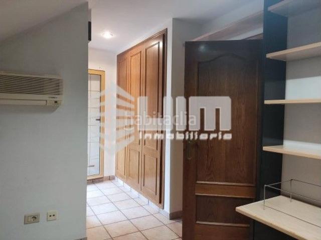 Casa adosada en venta en Sagunt, San José Los Metales. Ref 29159ADOSADO SEMIREFORMADO EN VENTA EN PUERTO DE SAGUNTO, DE 362 m, 5 HABITACIONES, 4 BAÑOS, TERRAZA, BALCÓN DE 2 m, JARDÍN. Casas.