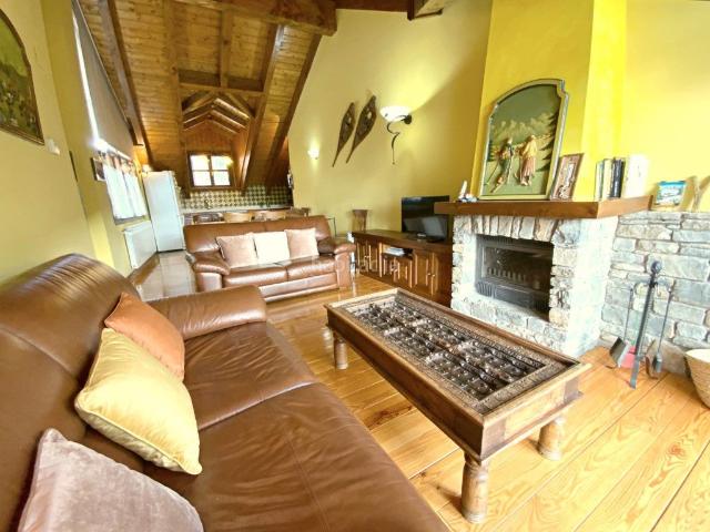Casa adosada en venta en Sahún. CASA en SAHÚN. Casas adosadas.