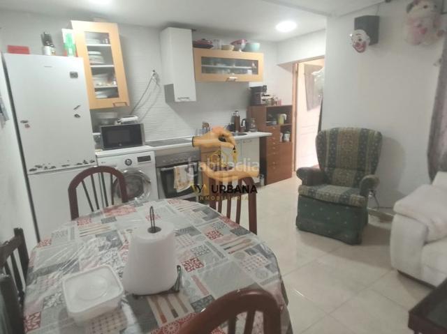 Casa adosada en venta en Salamanca, Barrio Blanco. Chalet adosado en venta con terraza y trastero en Salamanca. Casas adosadas.