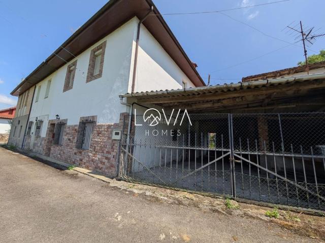 Casa adosada en venta en Salas. CASA EN CORNELLANA CON TERRAZAS. Casas adosadas.