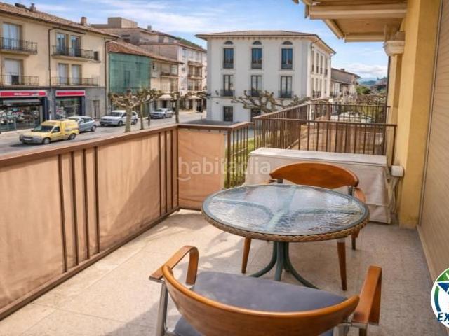 Casa adosada en venta en Sant Fruitós de Bages. Casa de pueblo de tres plantas con garaje. Casas adosadas Sant Fruitós de.