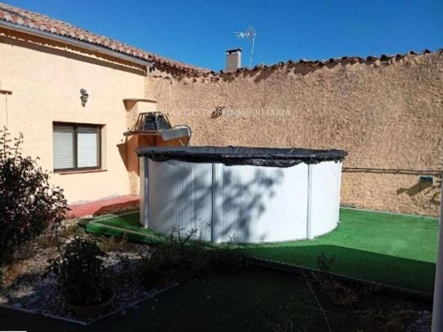 Casa adosada en Venta en Salmoral
