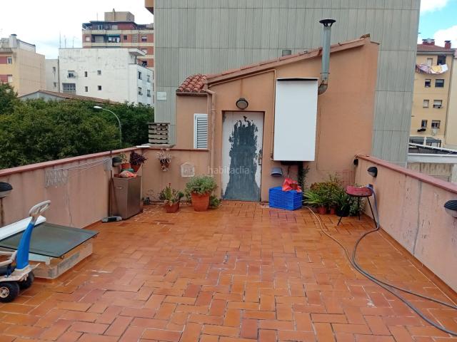 Casa adosada en venta en Salt, Centre. VIVIENDA CON BAR DE 212M2 Y TERRAZA DE 34M2 SOLEADA. Casas adosadas.