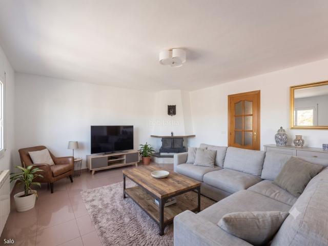 Casa adosada en venta en Salt, Maçana. Casas adosadas.