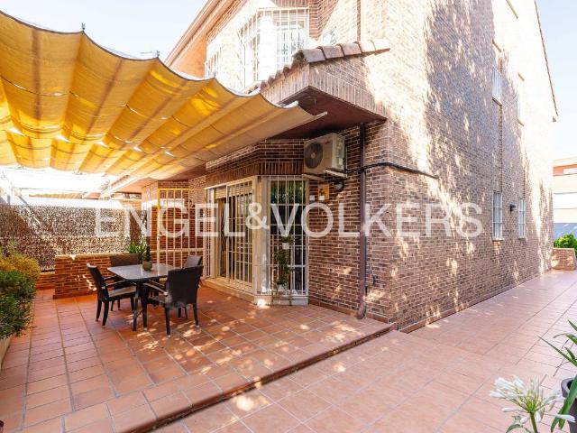 Casa adosada en Venta en Salvador