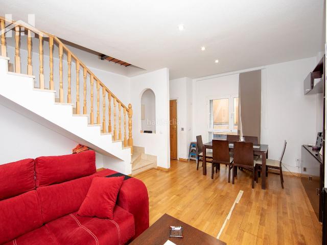 Casa adosada en venta en San Martín de Valdeiglesias. Casa adosada en el centro de 113m2. Casas adosadas San Martín de.